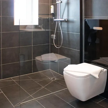 Lph By Wmm Hotell *